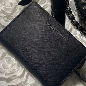 MK Carryall Saffiano Snap Wallet